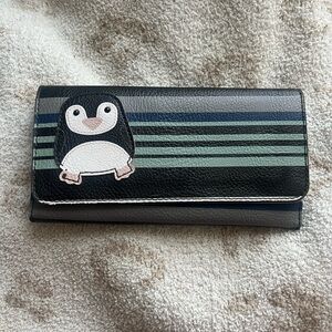 Relic by Fossil RARE find penguin wallet (B)